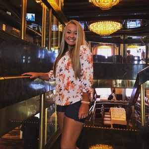 Meet your Posher, Dellany